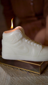 Nike/Jordan 1/Candle/High-top/Shoe/Wax decor/Sneaker/Home accent/Trendy/Fashion/Collectible/Streetwear/Interior design/Decorative piece/Limited edition/Exclusive release/Unique gift/Artistic display/Iconic design/Style statement